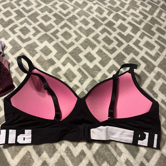 VS PINK Cool & Comfy comfortable, unlined bra - Picture 6 of 7